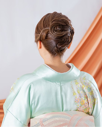 着物を着た女性