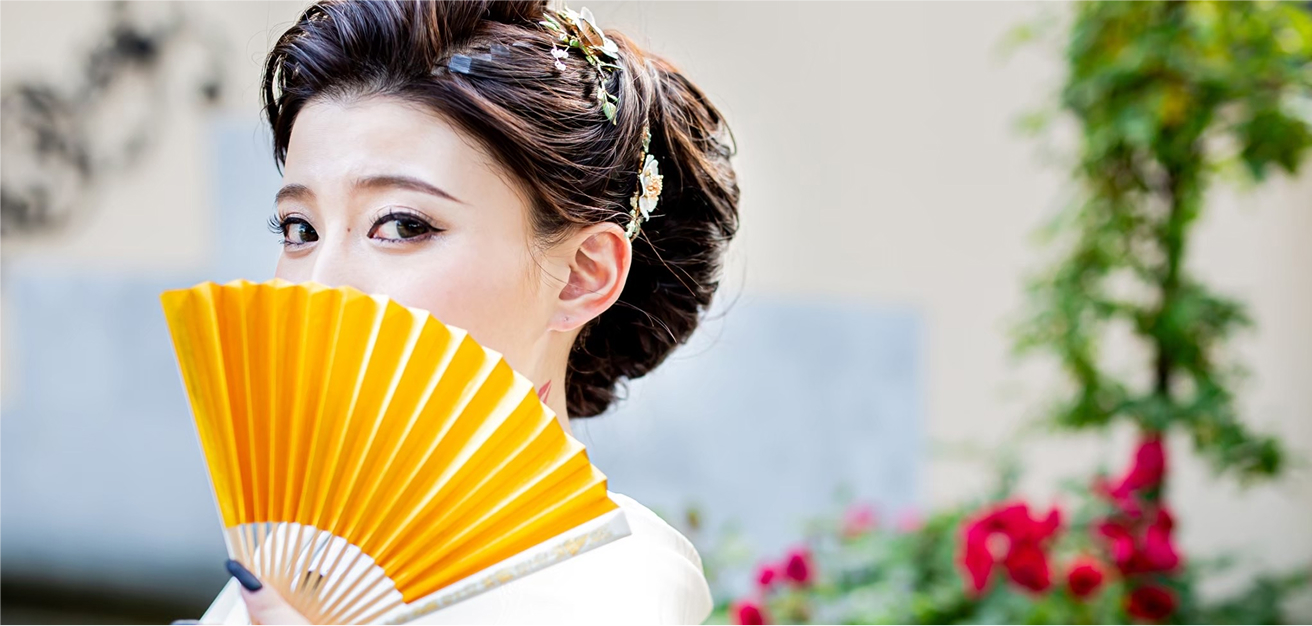 着物姿の女性の横顔