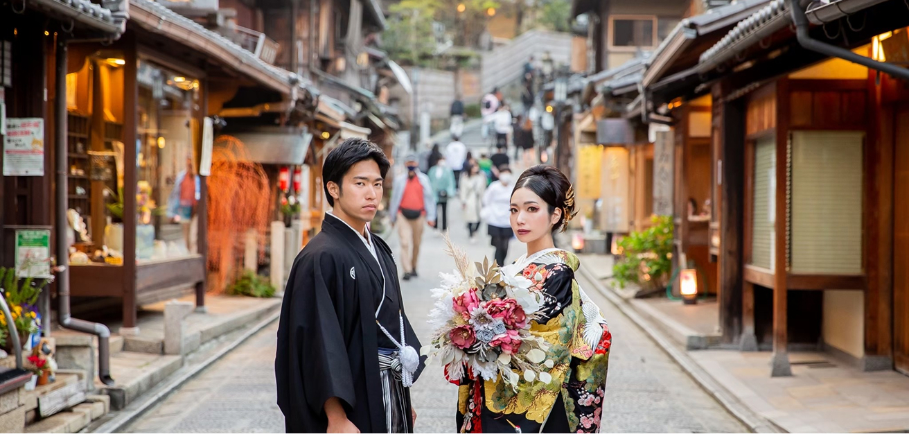 着物姿の女性の横顔